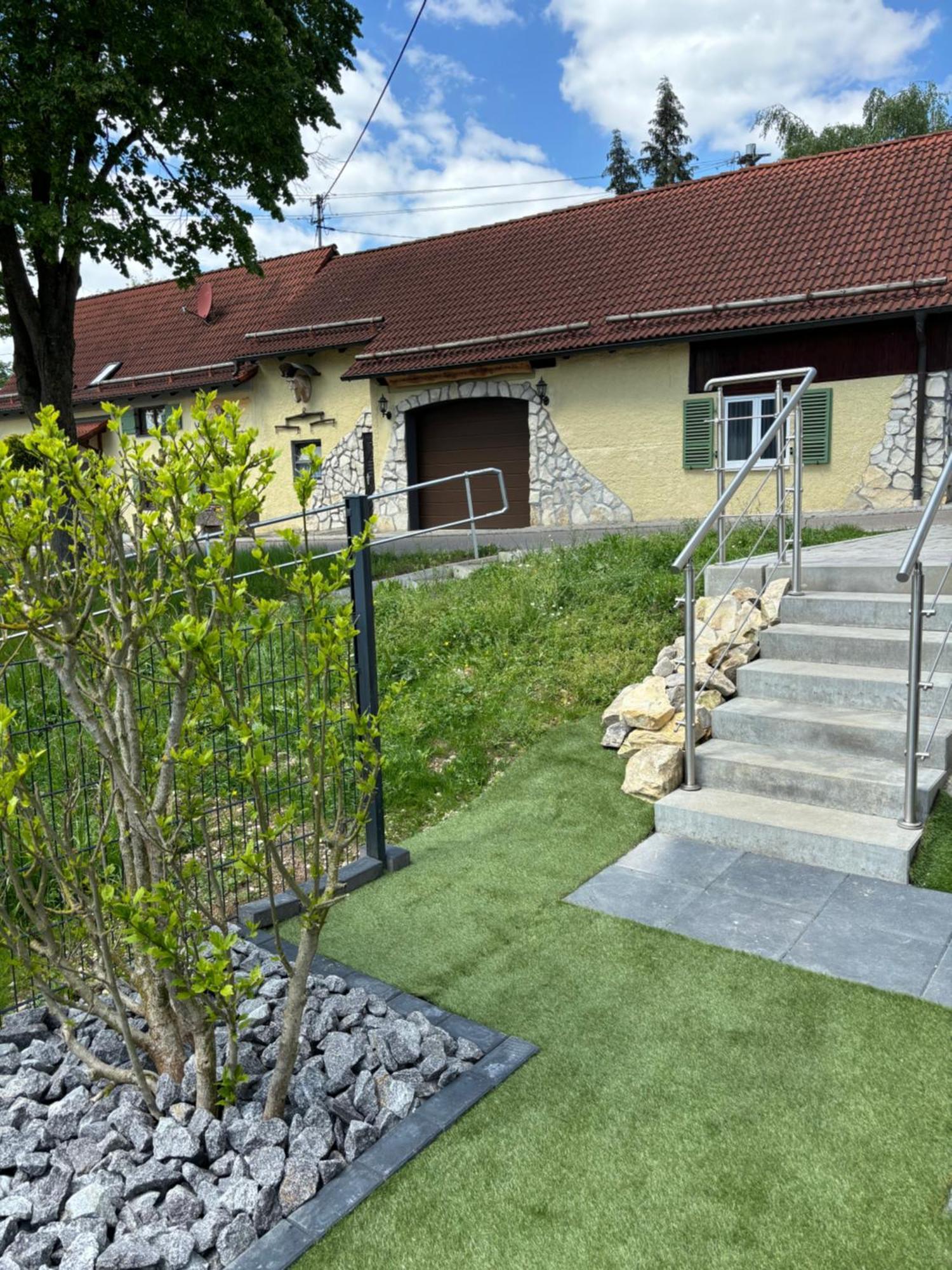 Ferienwohnung Im Usseltal - Zirben Spa - Monheimer Alb - Altmuehltal - Familie Geyer Daiting Monheim  Exterior photo